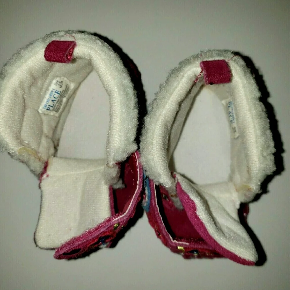 The Children's Place Pink Leather Embroidered Mocassin Booties Shoes Size 3-6M